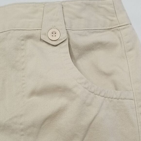 Liz Claiborne Shorts Studio Women's Size 16 Golf Khaki Color Pockets Belt Loops - Picture 2 of 9